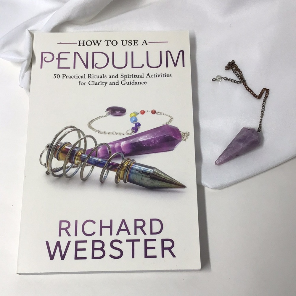 How to Use a Pendulum by Richard Webster - Purple Cover